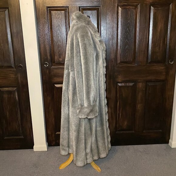 Full Length Faux Fur Gray Medium Size Coat - Picture 3 of 5